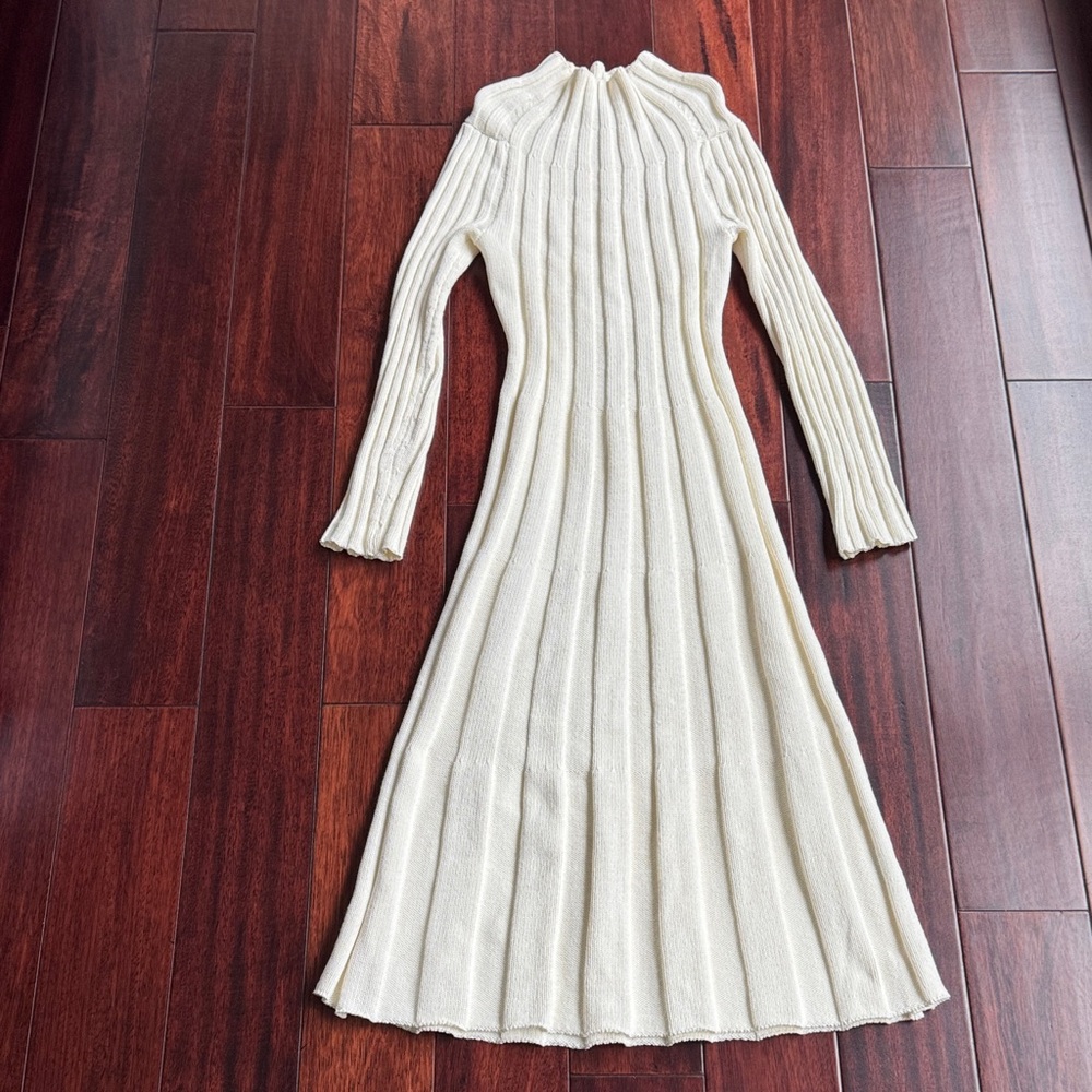 Banana Republic Cream Long Sleeve Dress
